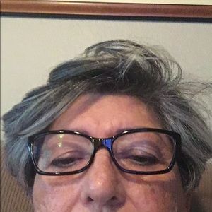 Meet your Posher, Gloria